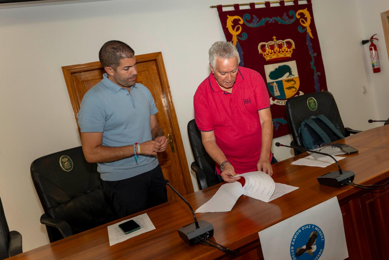 La Frontera acoge la presentación del primer aeroclub de El Hierro